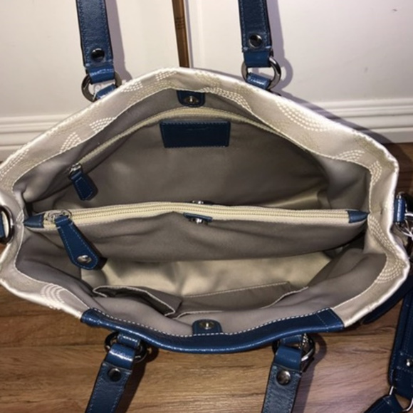 🦕Coach Fabric Convertible 2-Way Shoulder Bag🦕 - Picture 6 of 8